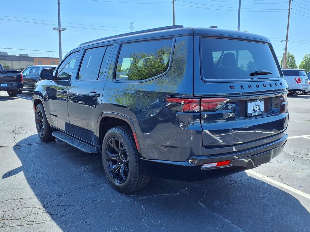 Used 2023 Jeep Wagoneer Series II AWD/4WD image 2