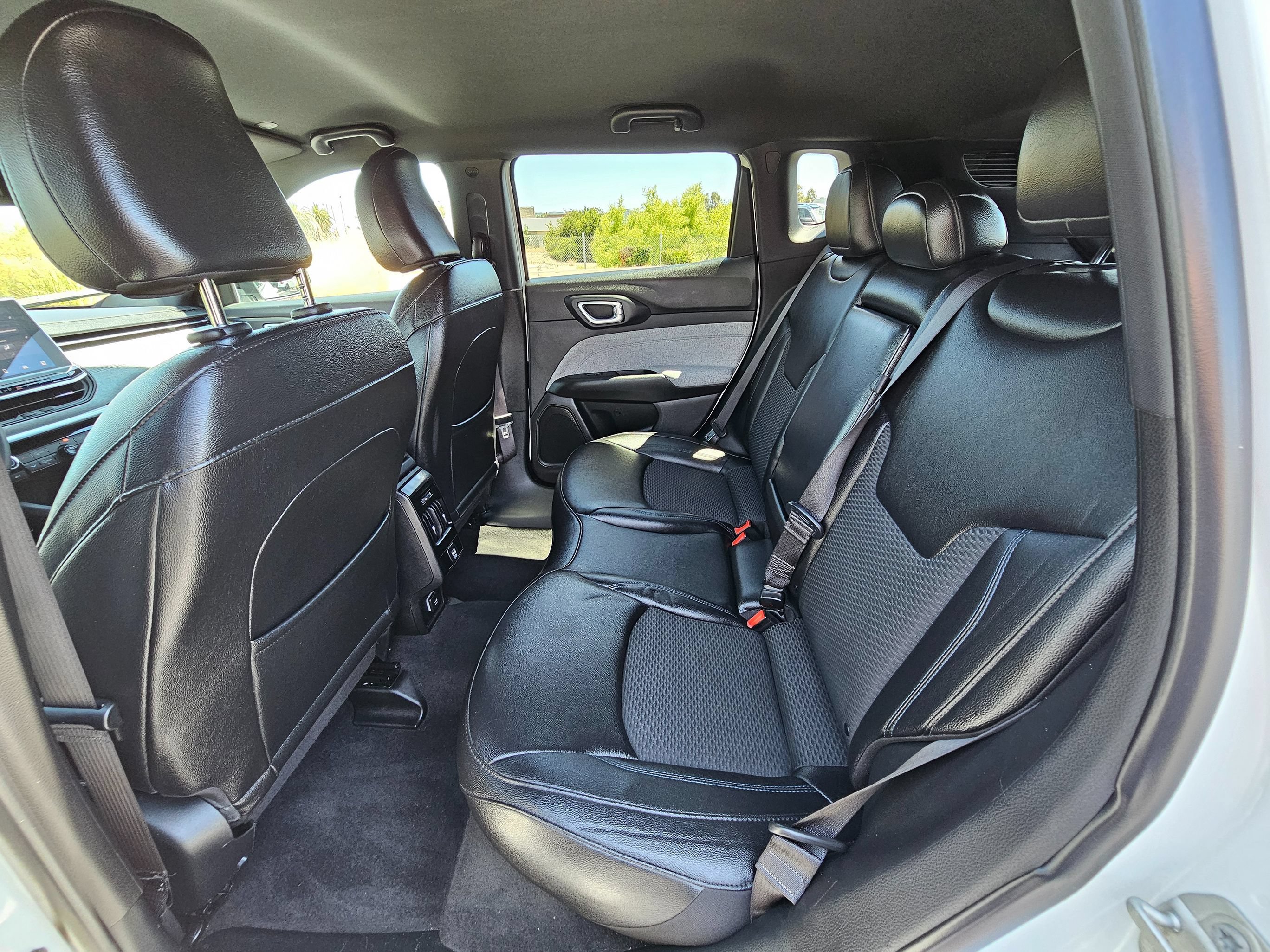 Used 2024 Jeep Compass Latitude AWD/4WD image 18