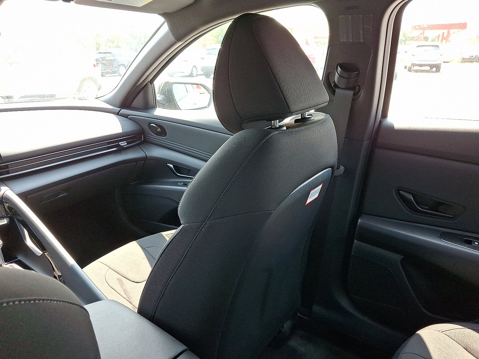 New 2025 Hyundai Elantra SEL image 11