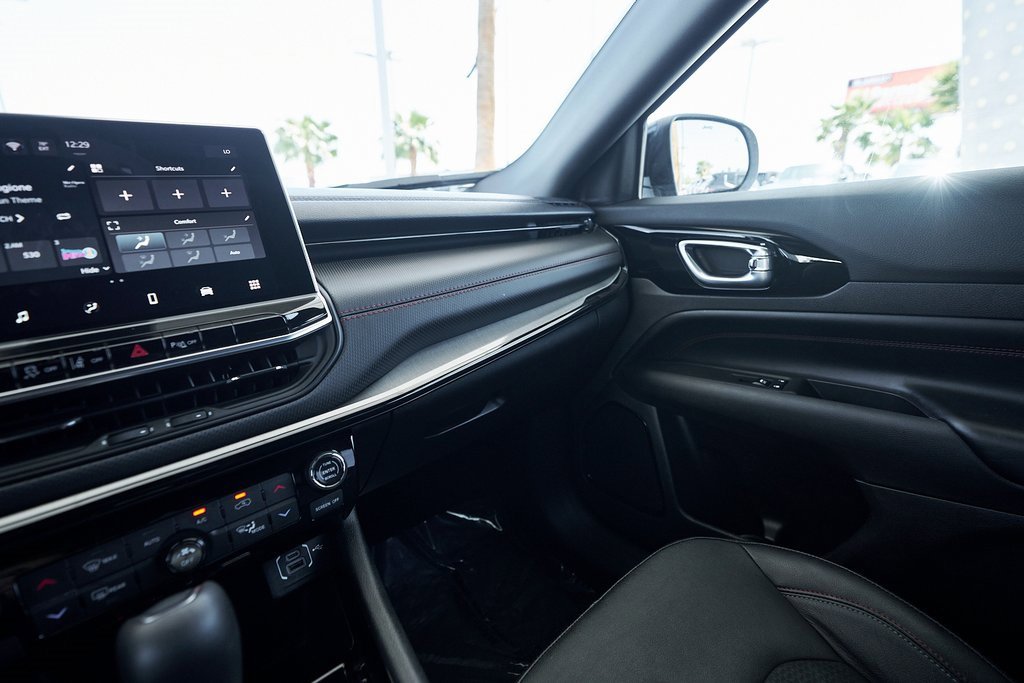 Used 2024 Jeep Compass Trailhawk image 52