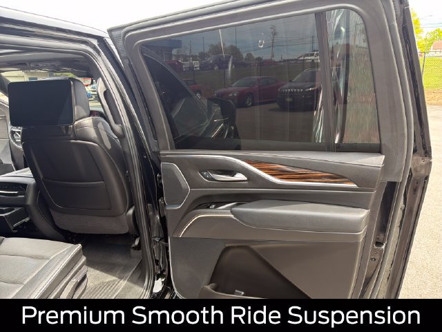 Used 2024 Cadillac Escalade ESV Premium Luxury w/ Performance Package AWD/4WD image 46