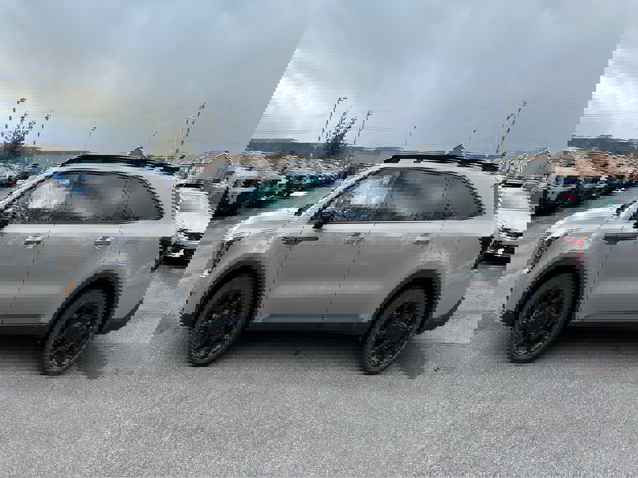 Used 2025 Kia Sorento SX Prestige w/ Olive Brown Leather Package image 8