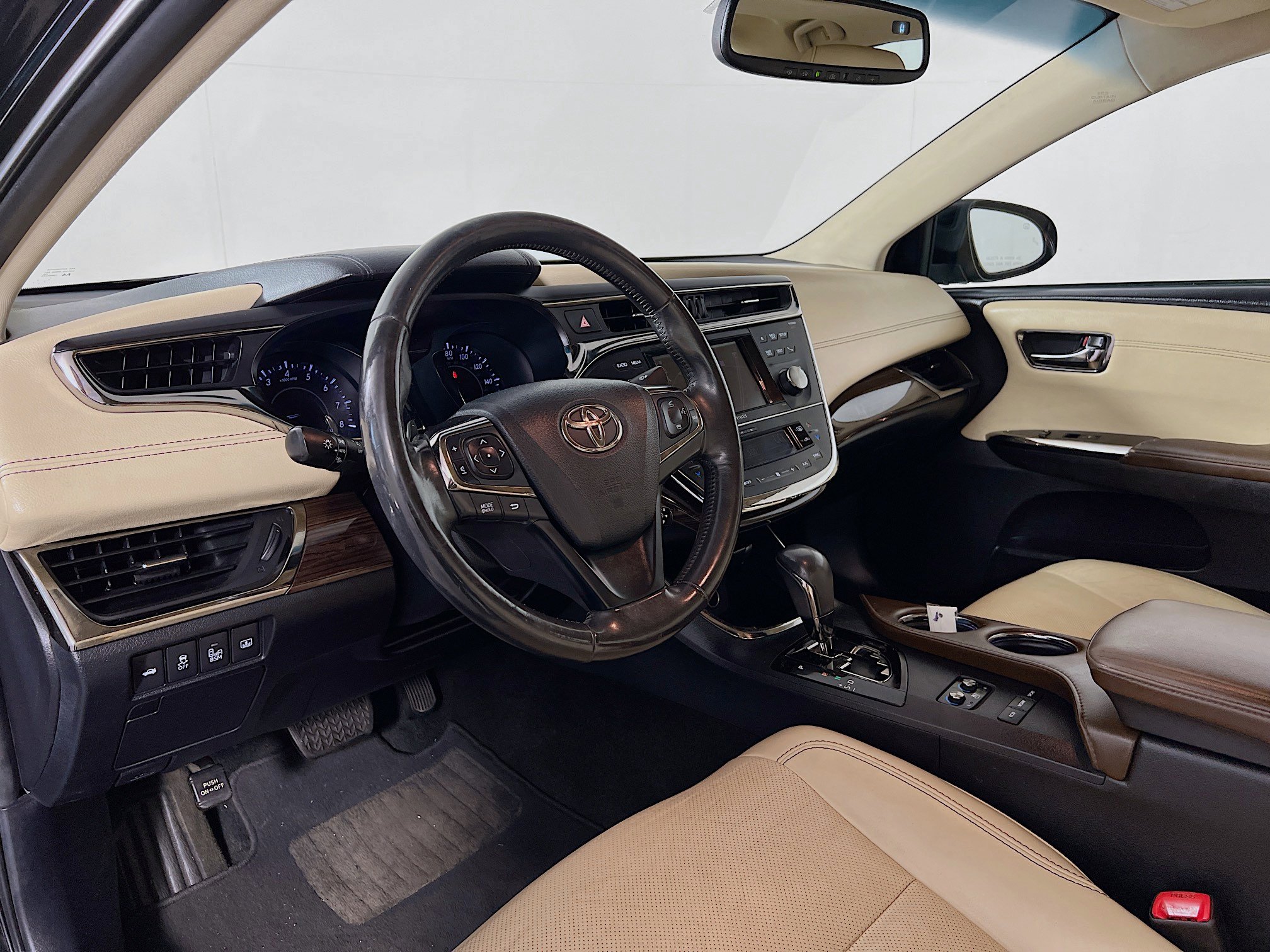 Used 2013 Toyota Avalon Limited FWD image 9