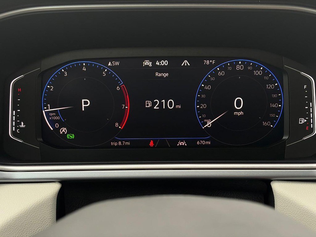 Certified 2025 Volkswagen Taos SEL AWD/4WD image 26