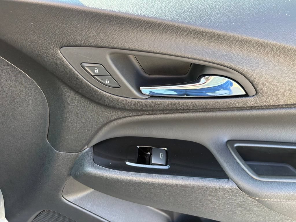 Used 2023 Chevrolet Equinox Premier FWD image 29