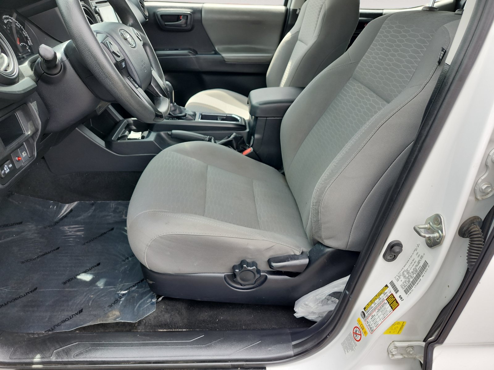 Used 2018 Toyota Tacoma SR w/ SR Convenience Package AWD/4WD image 10