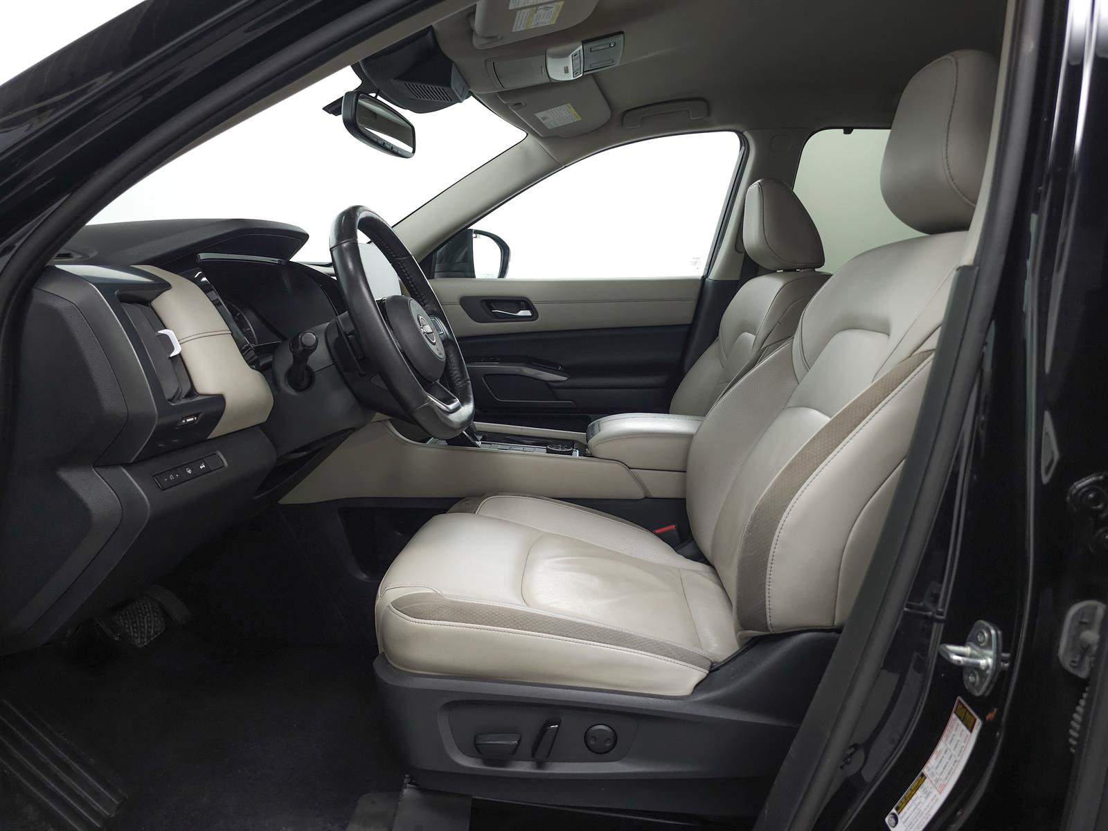 Used 2022 Nissan Pathfinder SL AWD/4WD image 4