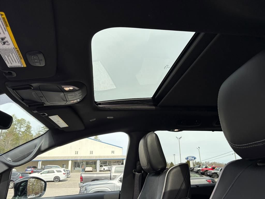 New 2026 Chrysler Pacifica Limited w/ Uconnect Theater Family Group image 11