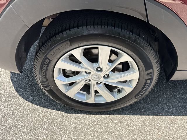Used 2019 Hyundai Tucson Value FWD image 17