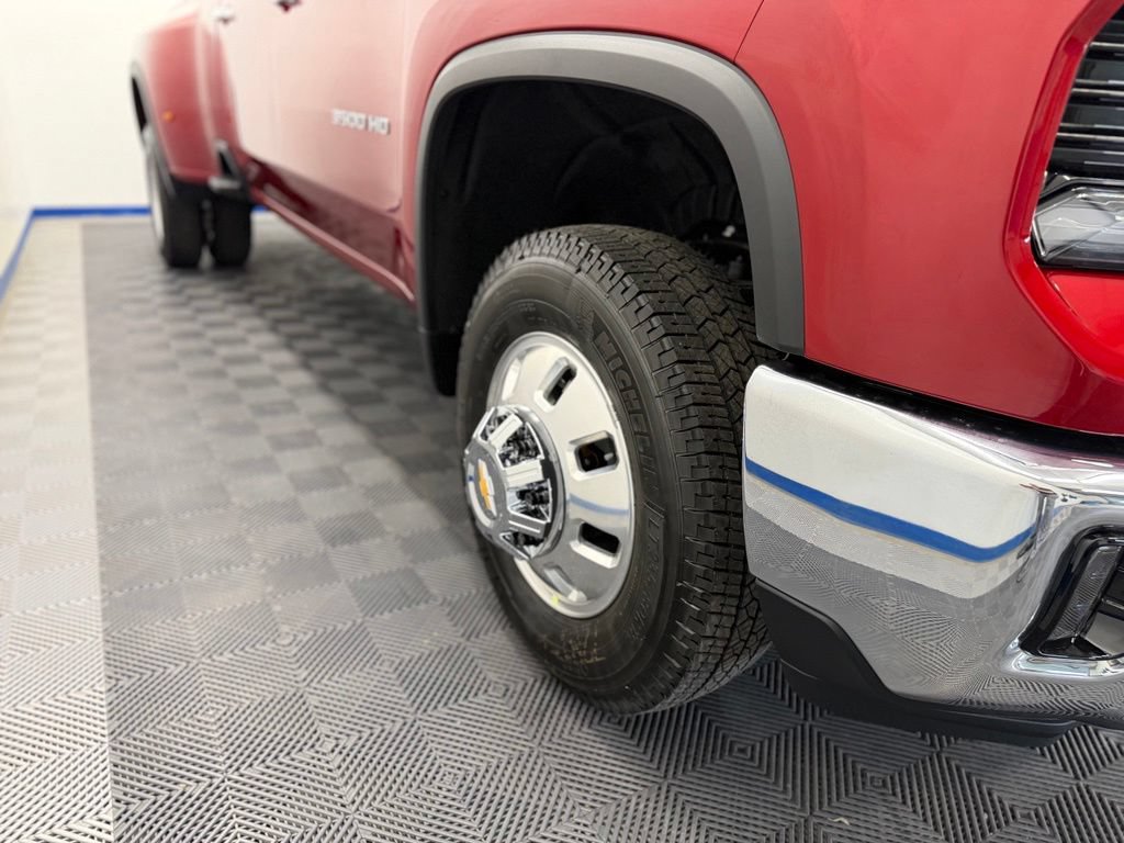 New 2026 Chevrolet Silverado 3500 LTZ w/ LTZ Plus Package AWD/4WD image 3