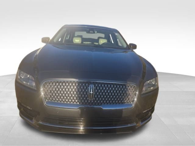 Used 2017 Lincoln Continental Select w/ Climate Package image 2