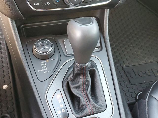 Used 2020 Jeep Cherokee Trailhawk w/ Technology Group image 29