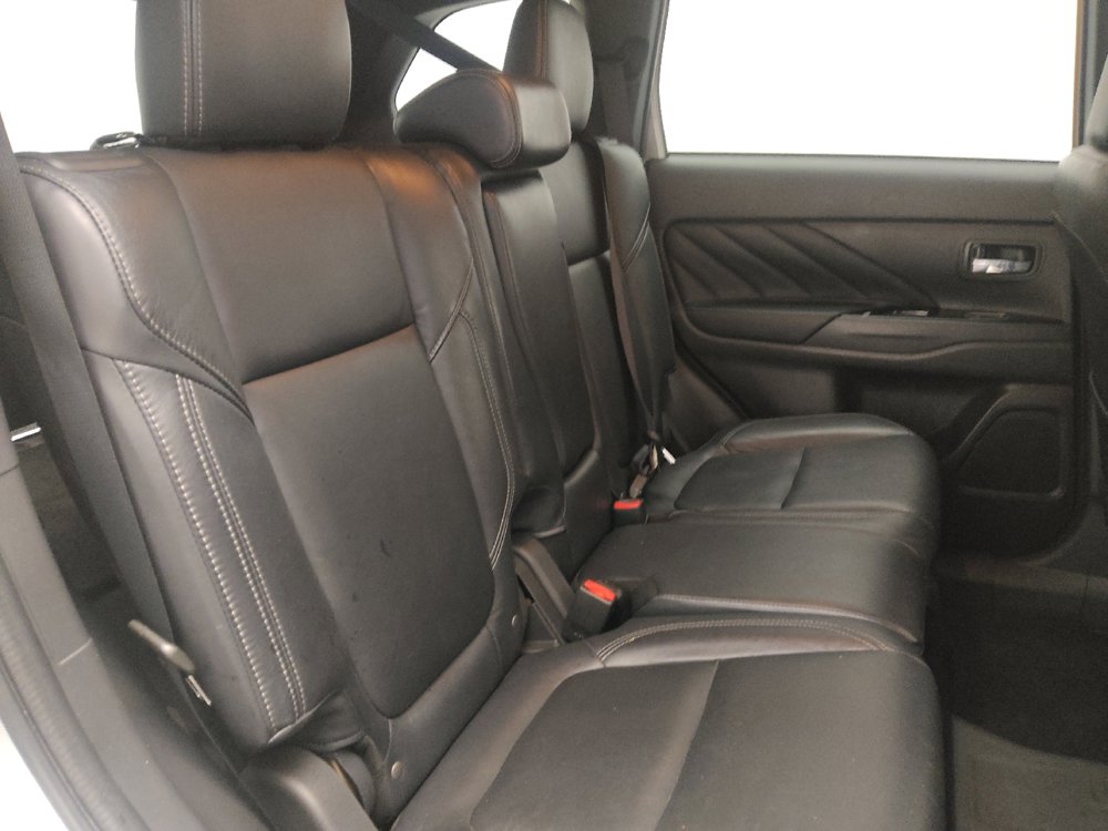 Used 2022 Mitsubishi Outlander LE image 19