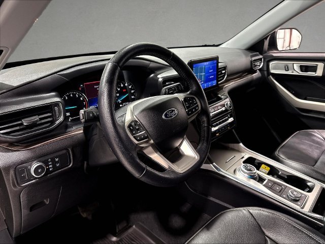 Used 2021 Ford Explorer Limited w/ Equipment Group 301A AWD/4WD image 21