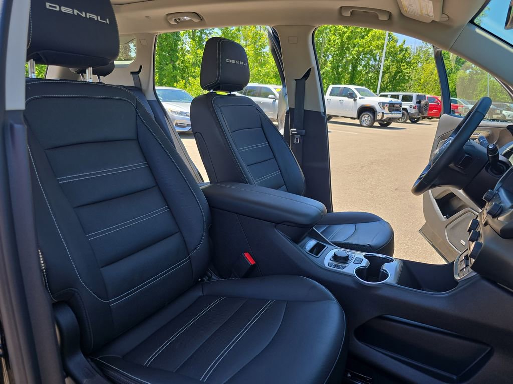 Used 2023 GMC Terrain Denali w/ Black Diamond Edition AWD/4WD image 10