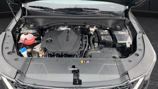 Certified 2025 Kia Sorento LX FWD image 29