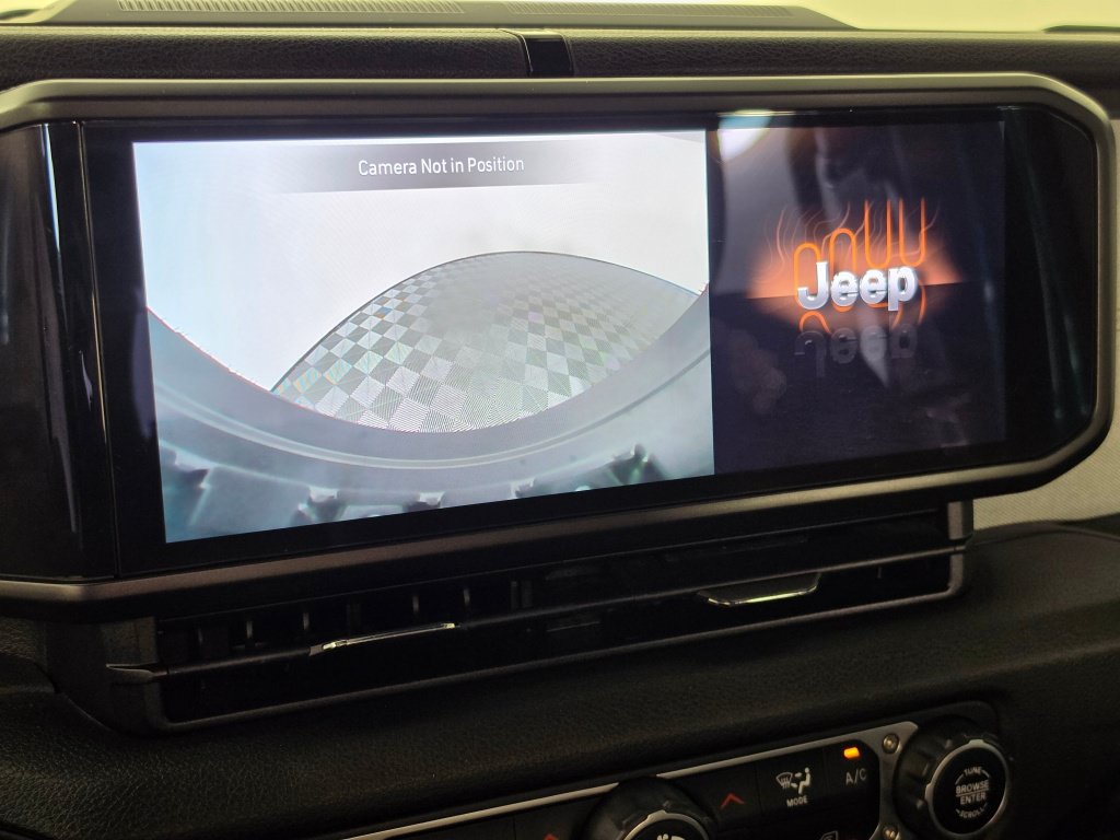 Used 2024 Jeep Wrangler Unlimited AWD/4WD image 20