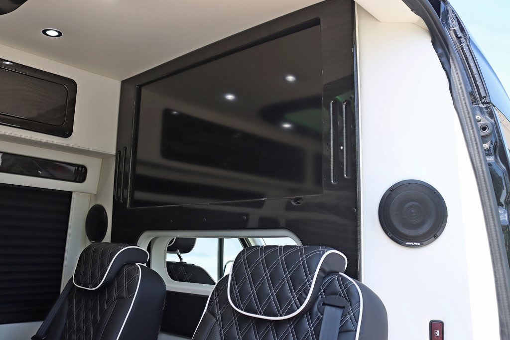 Used 2024 Mercedes-Benz Sprinter 3500 image 35