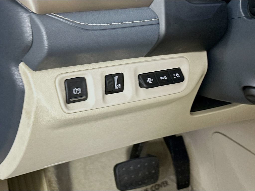 Used 2020 GMC Acadia Denali w/ Technology Package FWD image 17