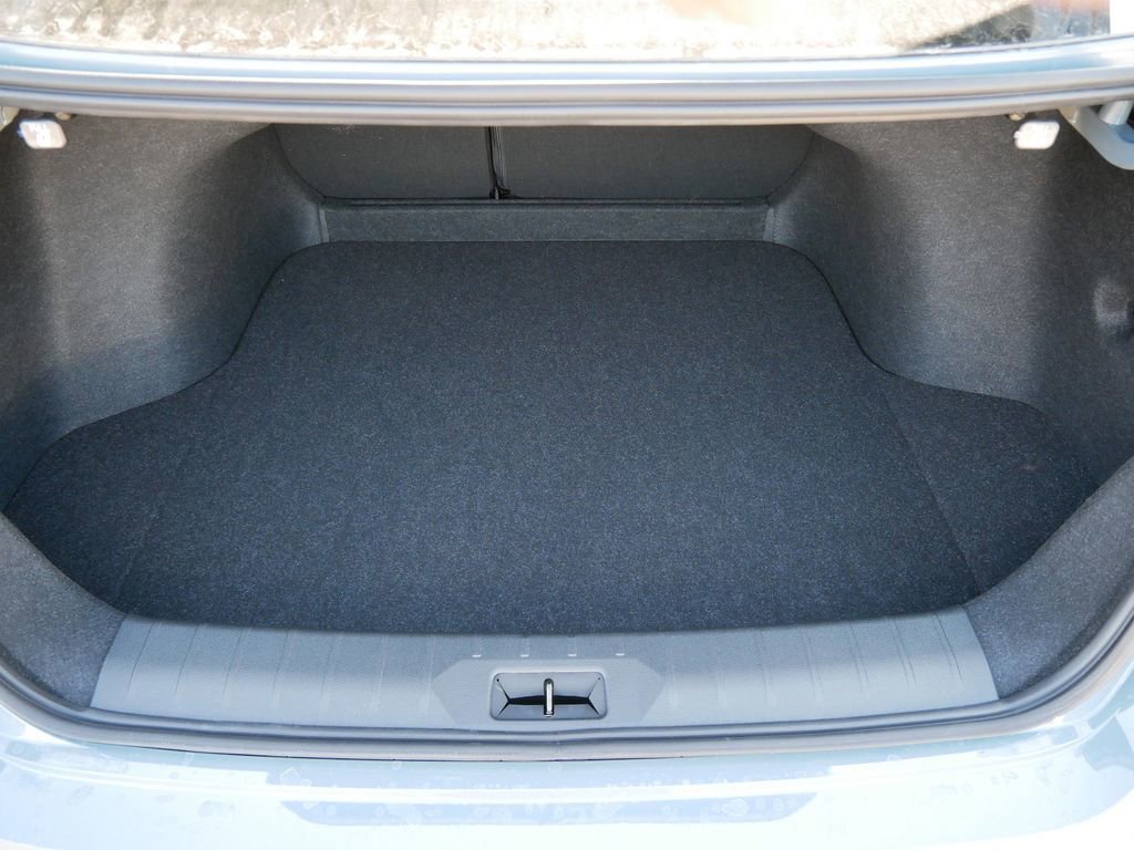 New 2026 Nissan Sentra SR w/ SR Premium Package FWD image 7