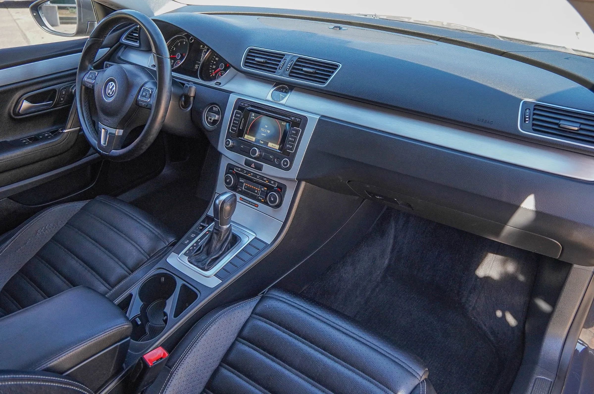 Used 2012 Volkswagen CC Lux Limited image 34