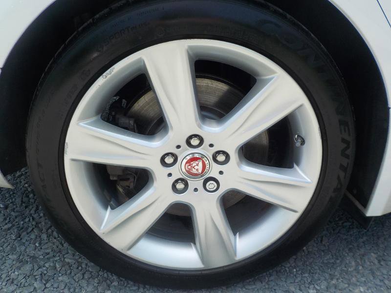 Used 2017 Jaguar XE Prestige image 31