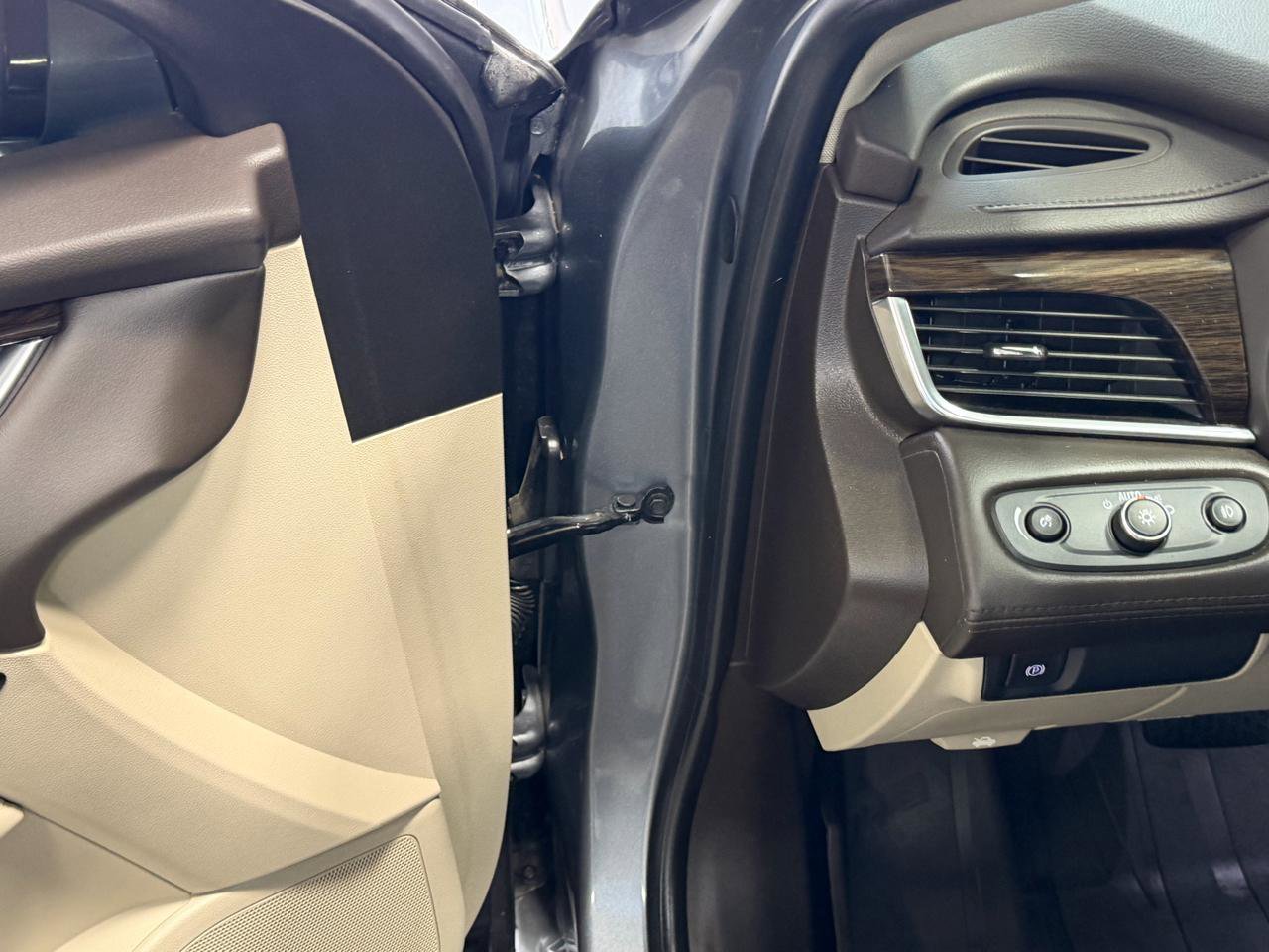 Used 2019 Buick LaCrosse Essence w/ Sun and Shade Package image 10