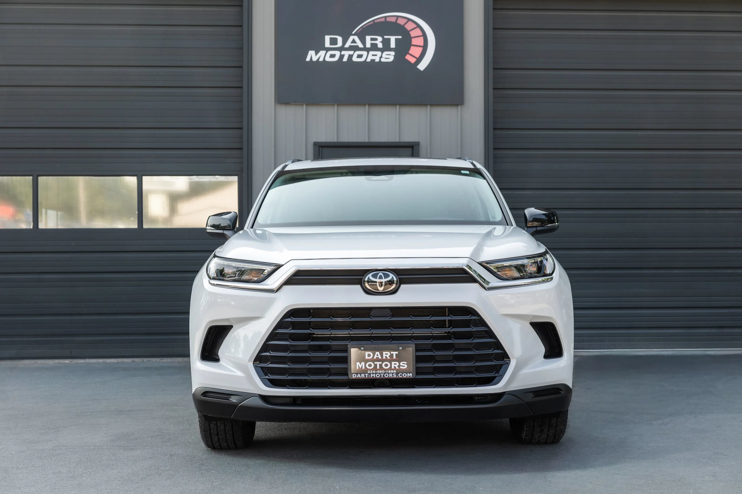Used 2024 Toyota Grand Highlander AWD Hybrid image 2