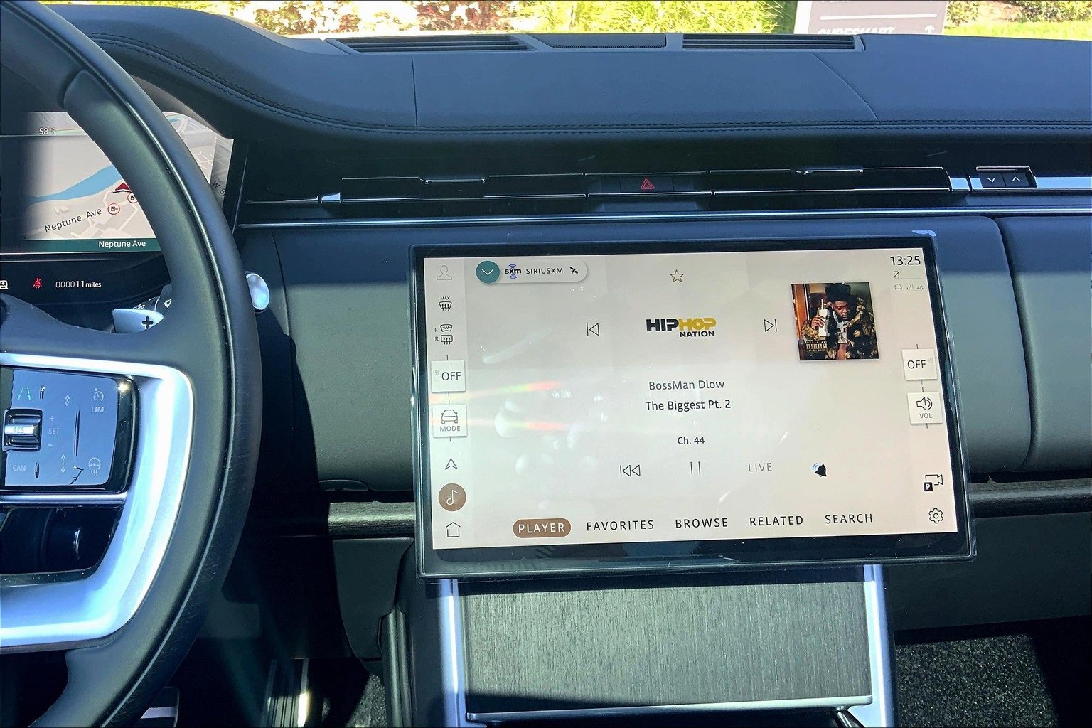 New 2025 Land Rover Range Rover SE image 6