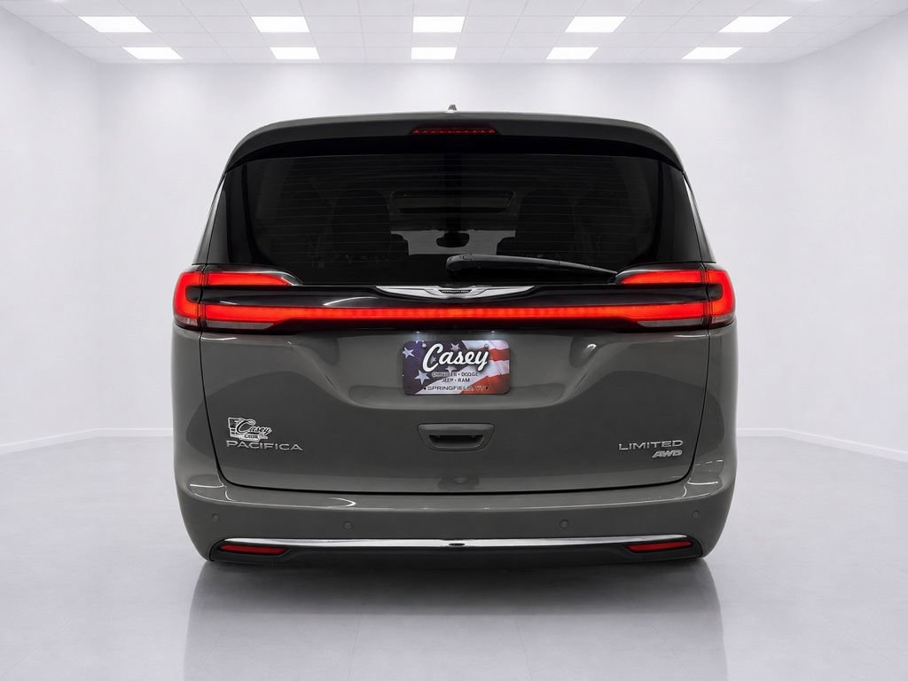 Used 2021 Chrysler Pacifica Limited w/ Uconnect Theater Family Group AWD/4WD image 10