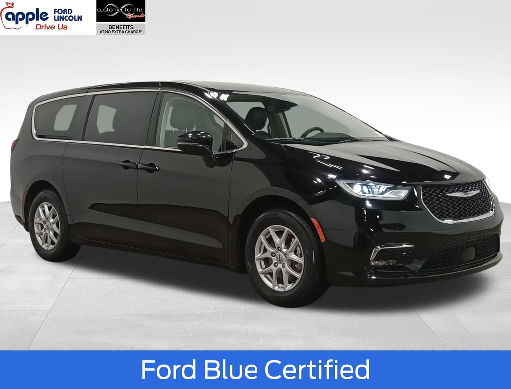 Used 2024 Chrysler Pacifica Touring-L FWD image 1
