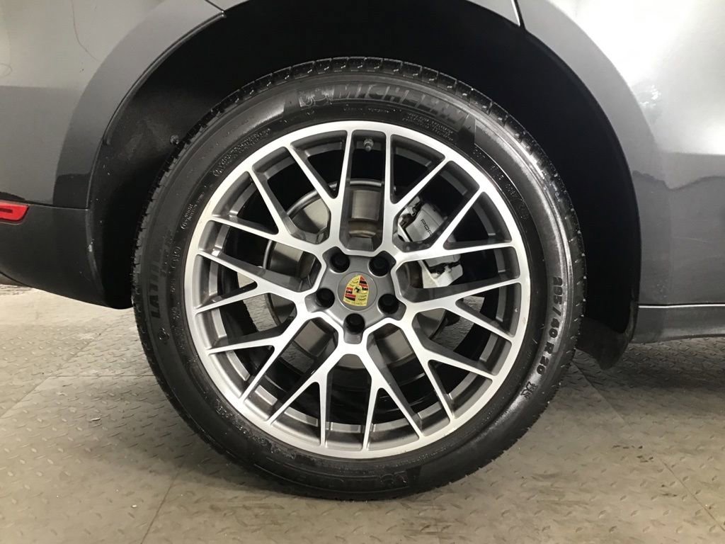 Certified 2017 Porsche Macan S AWD/4WD image 13
