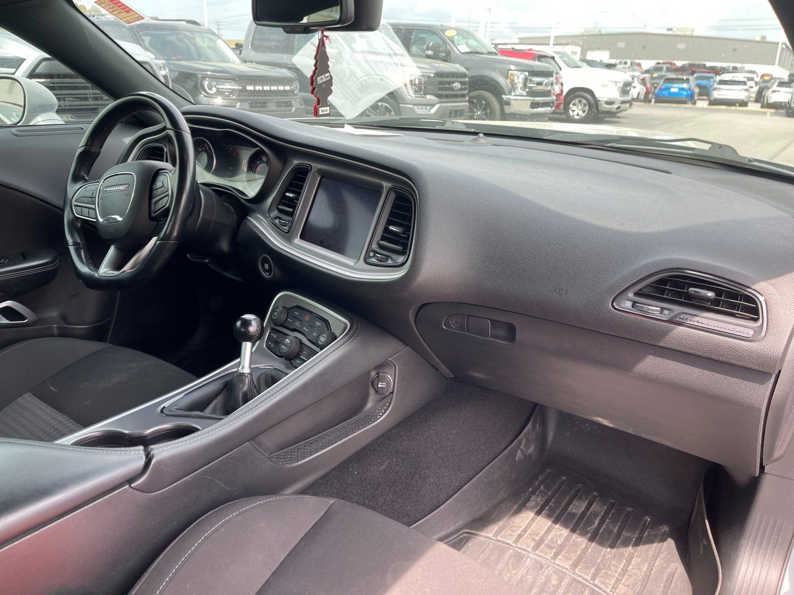 Used 2022 Dodge Challenger R/T w/ Performance Handling Group RWD image 17