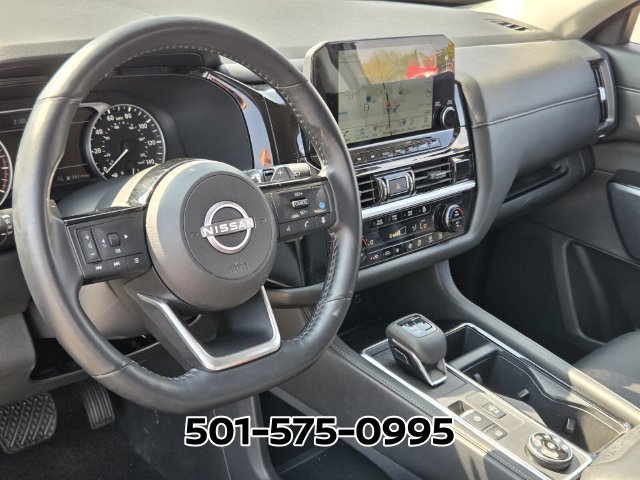 Used 2025 Nissan Pathfinder SL AWD/4WD image 9