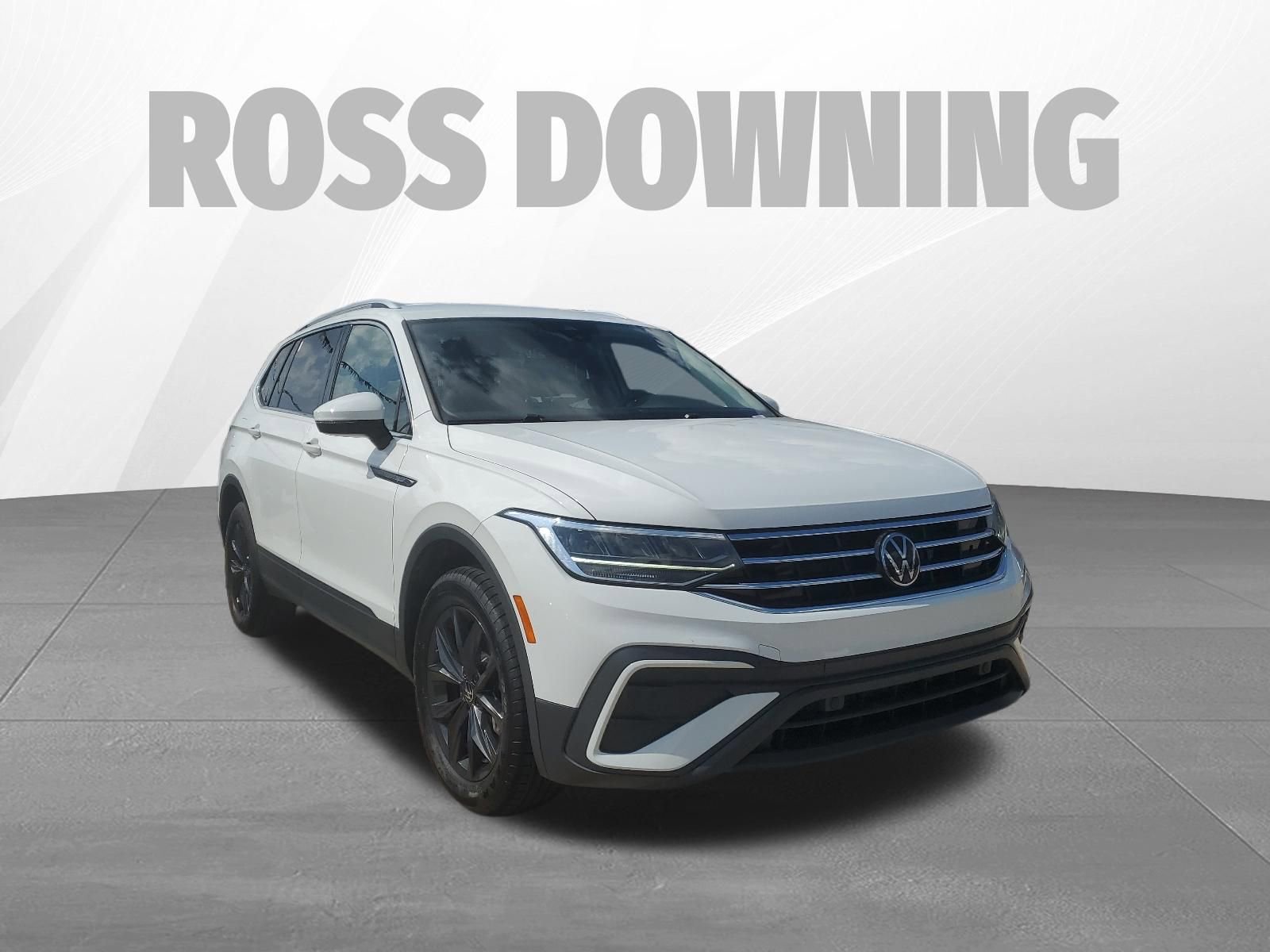 Used 2024 Volkswagen Tiguan SE FWD image 3