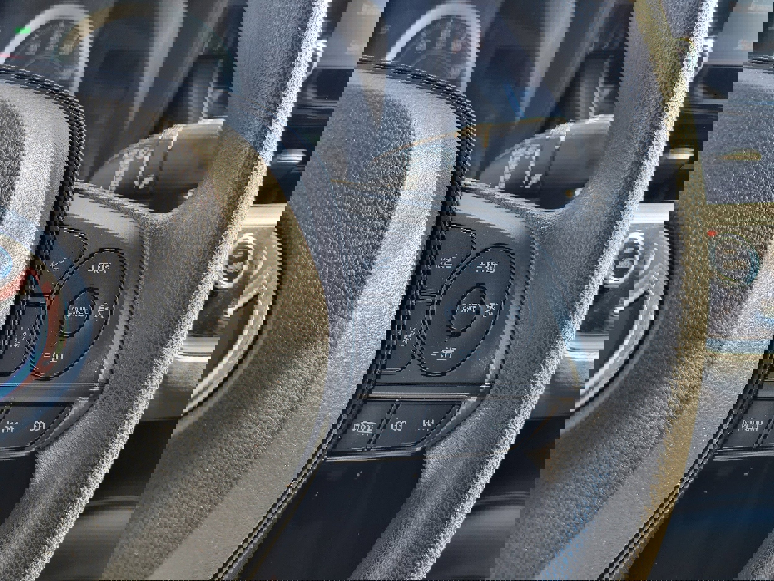 Used 2020 Toyota Corolla LE image 15