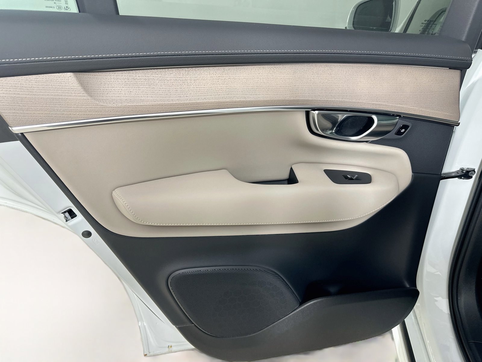 New 2026 Volvo XC90 T8 Plus w/ Protection Package AWD/4WD image 34