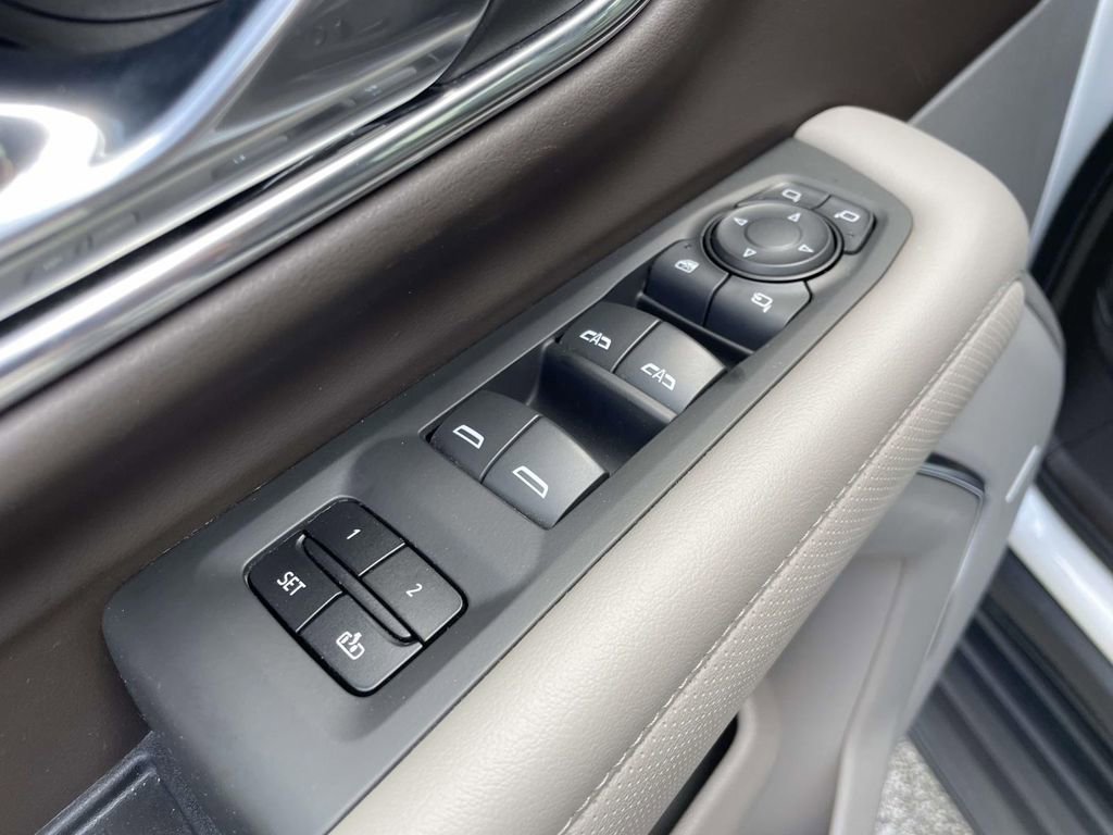 Used 2023 GMC Yukon SLT w/ SLT Luxury Package AWD/4WD image 18