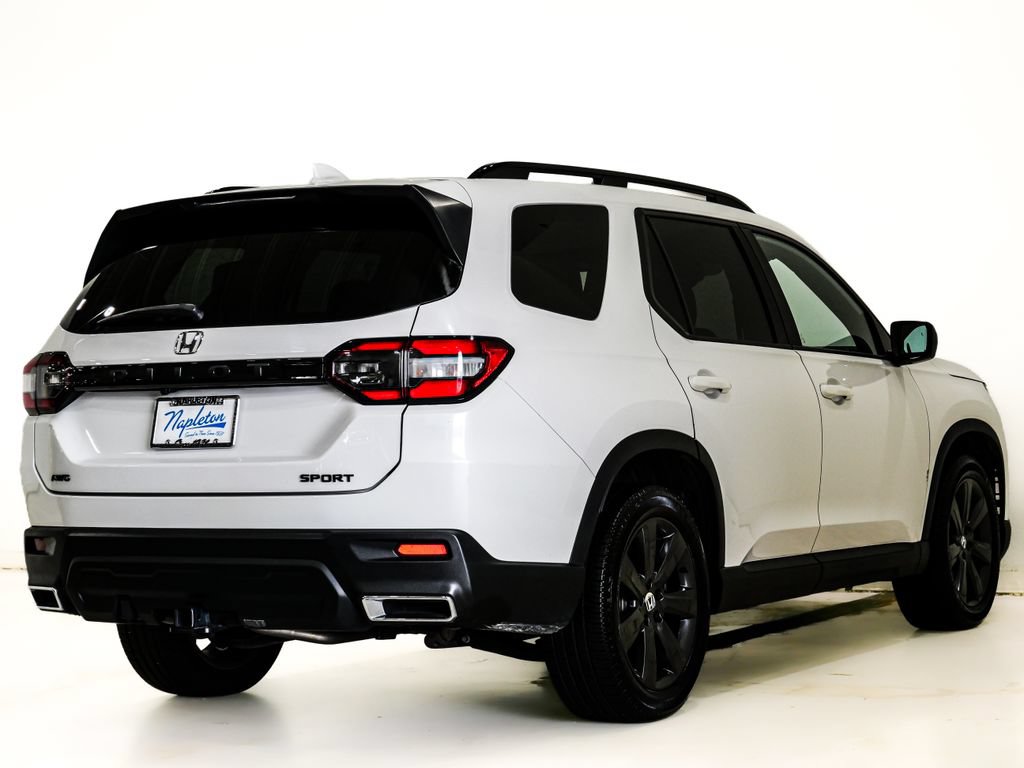 Used 2024 Honda Pilot Sport image 6