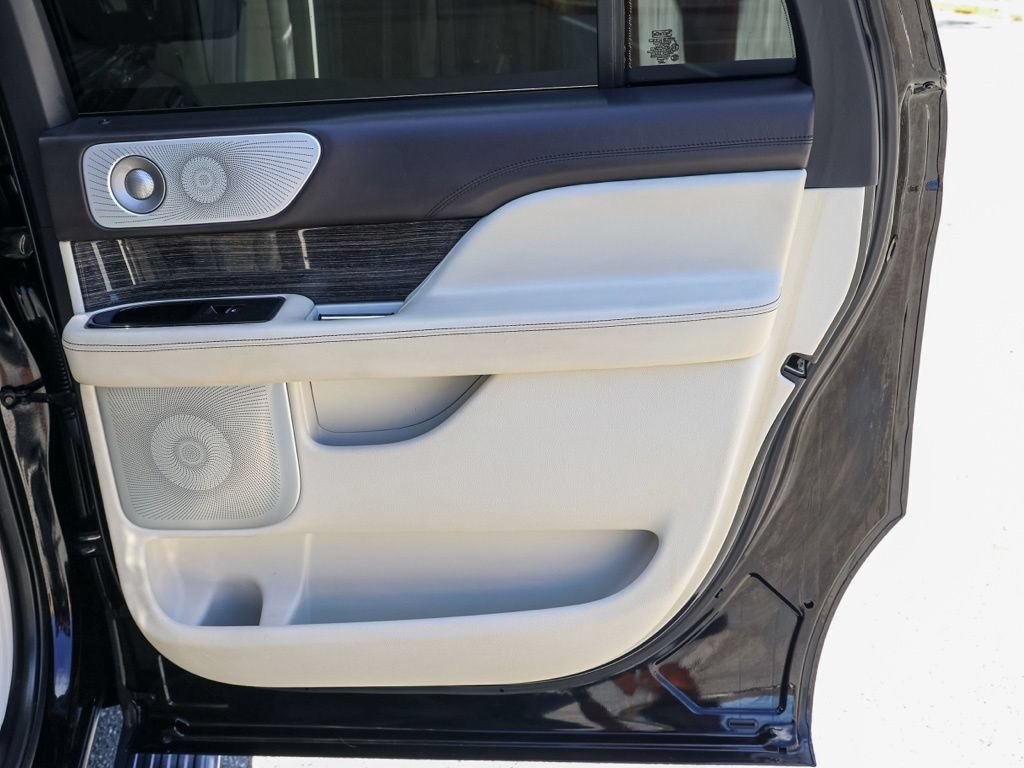 Used 2021 Lincoln Navigator L Black Label w/ Cargo Convenience Package AWD/4WD image 19