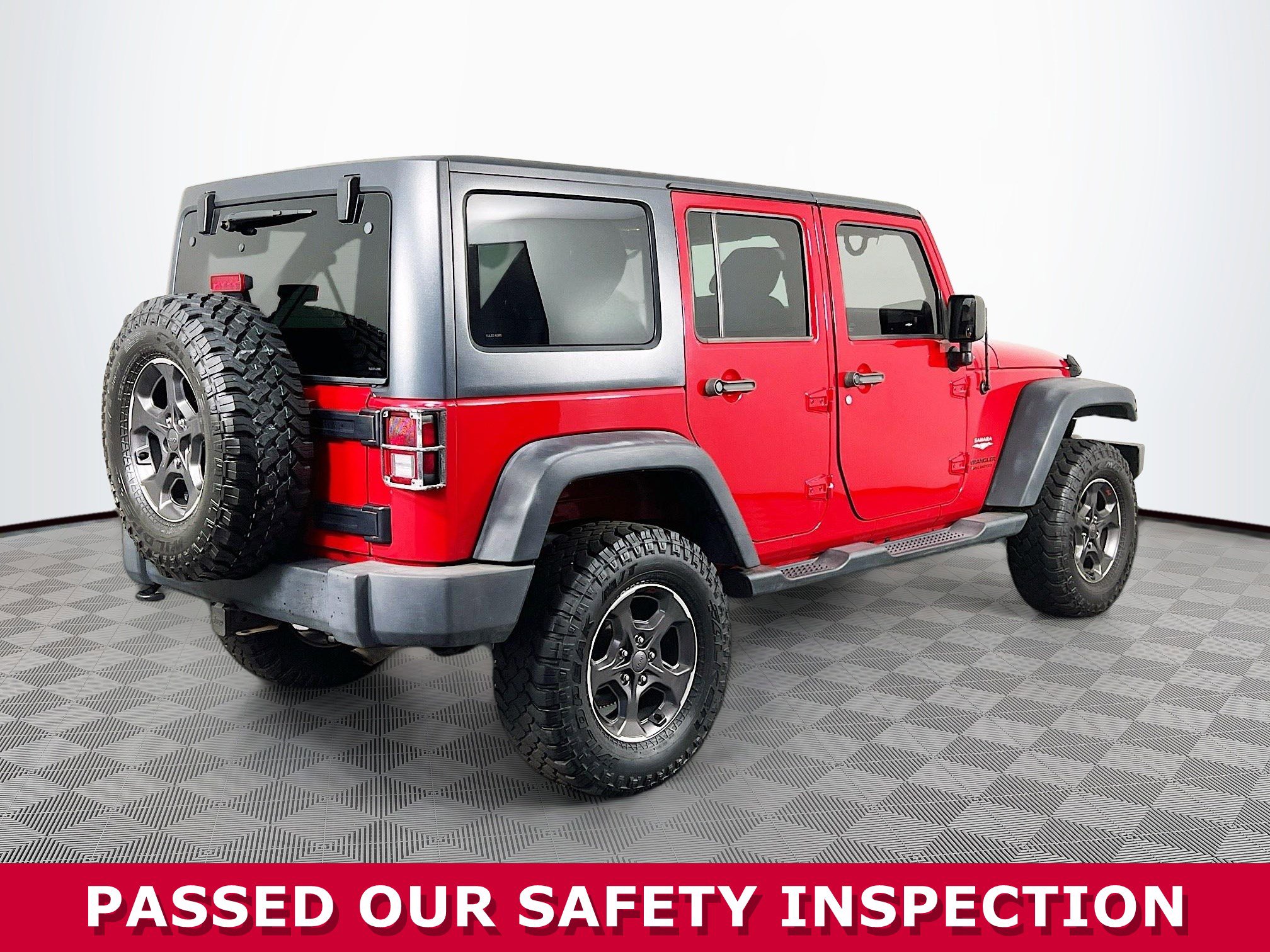 Used 2013 Jeep Wrangler Unlimited Sahara w/ Connectivity Group image 27