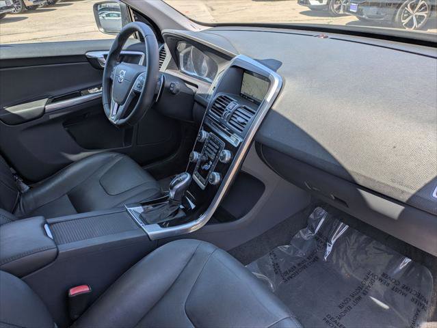 Used 2015 Volvo XC60 T6 FWD image 25