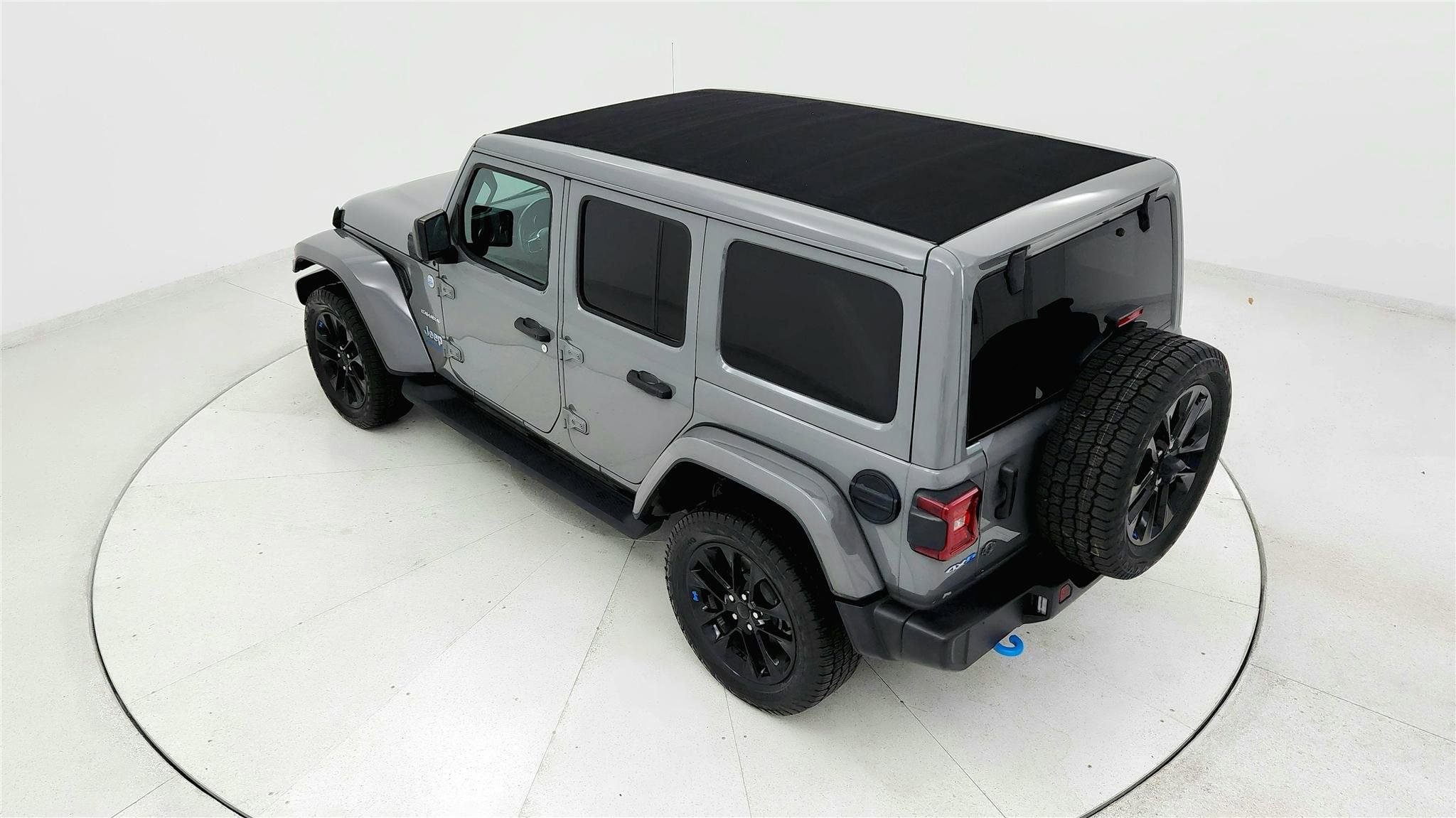 Used 2023 Jeep Wrangler Unlimited Sahara w/ Cold Weather Group AWD/4WD image 15