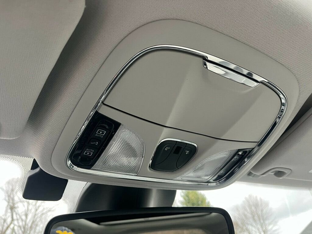 Used 2021 Jeep Cherokee Limited image 36