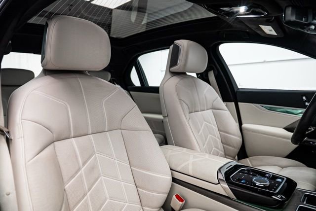 Used 2023 BMW 760i xDrive image 14