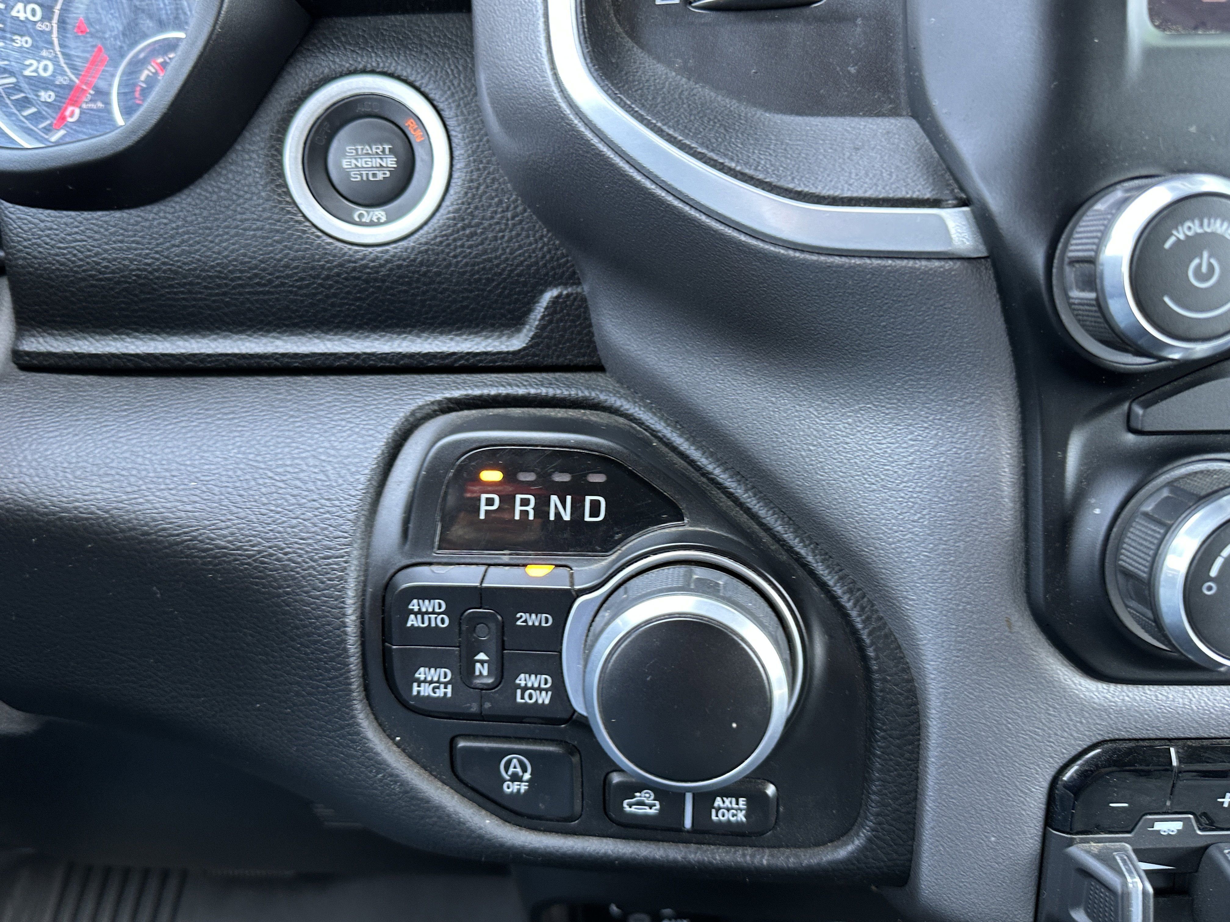 Used 2023 RAM 1500 Big Horn AWD/4WD image 30