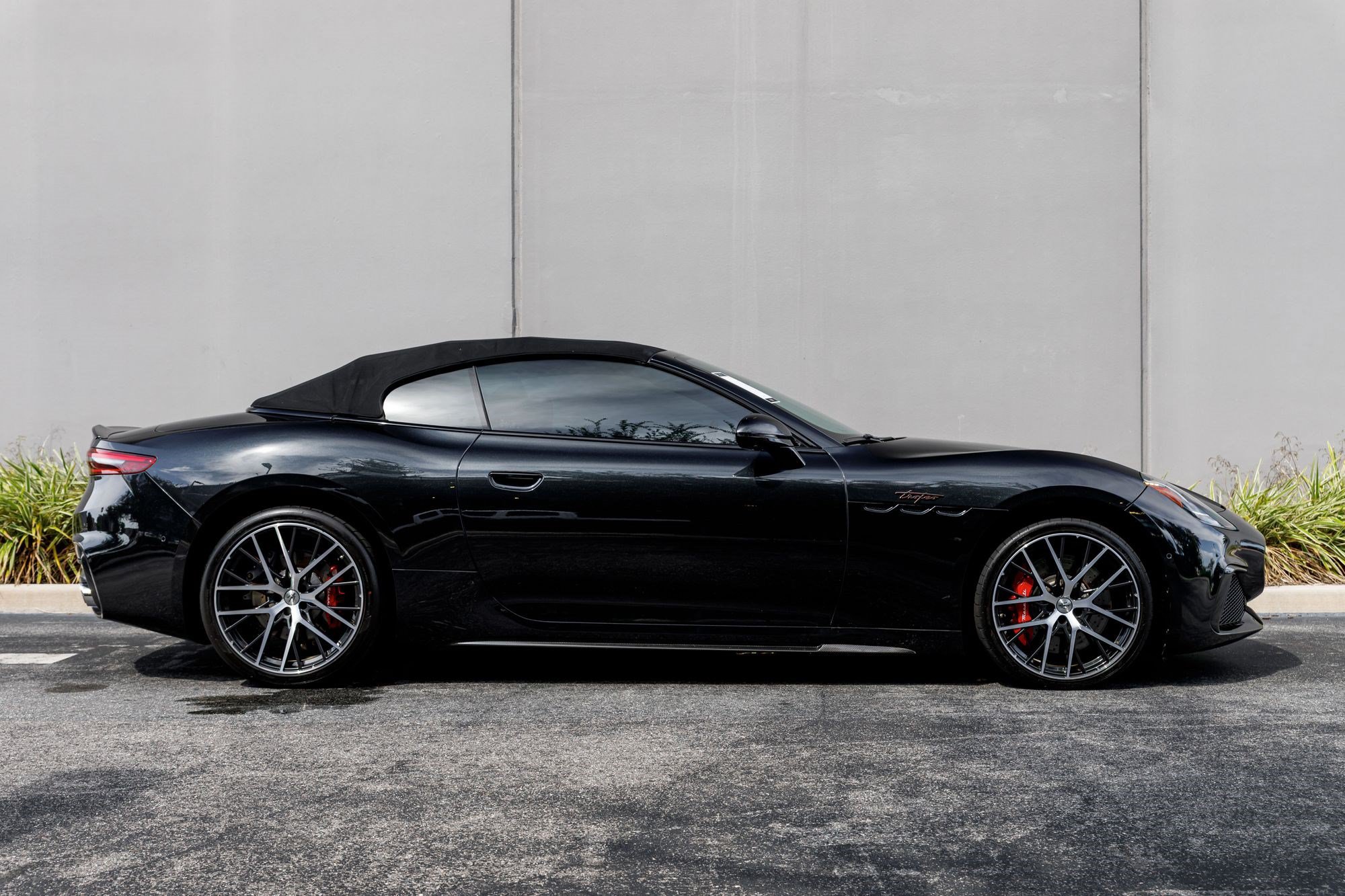 Used 2024 Maserati GranCabrio Trofeo AWD/4WD image 6
