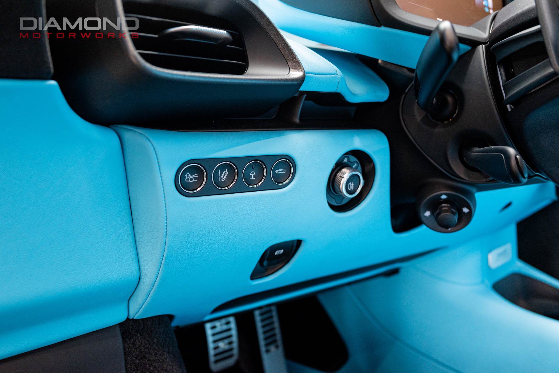 Used 2026 McLaren Artura Spider RWD image 97