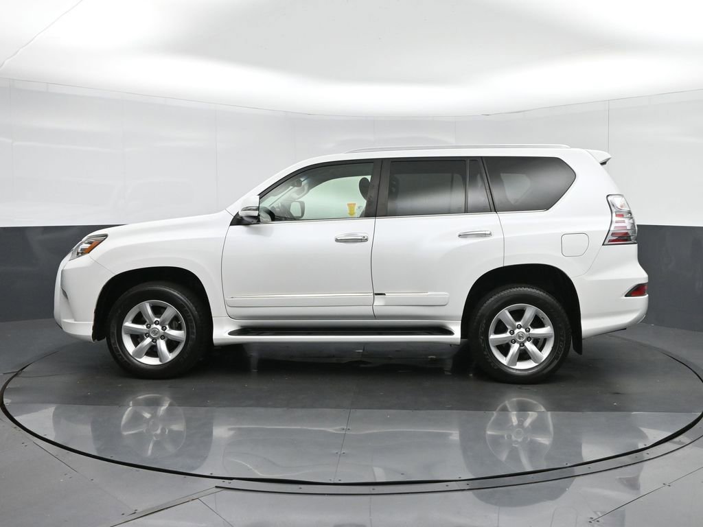 Used 2016 Lexus GX 460 w/ Navigation Package image 4