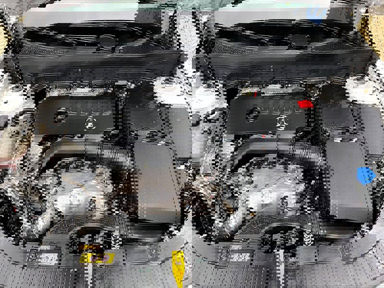 Used 2022 Mercedes-Benz GLB 250 4MATIC image 31